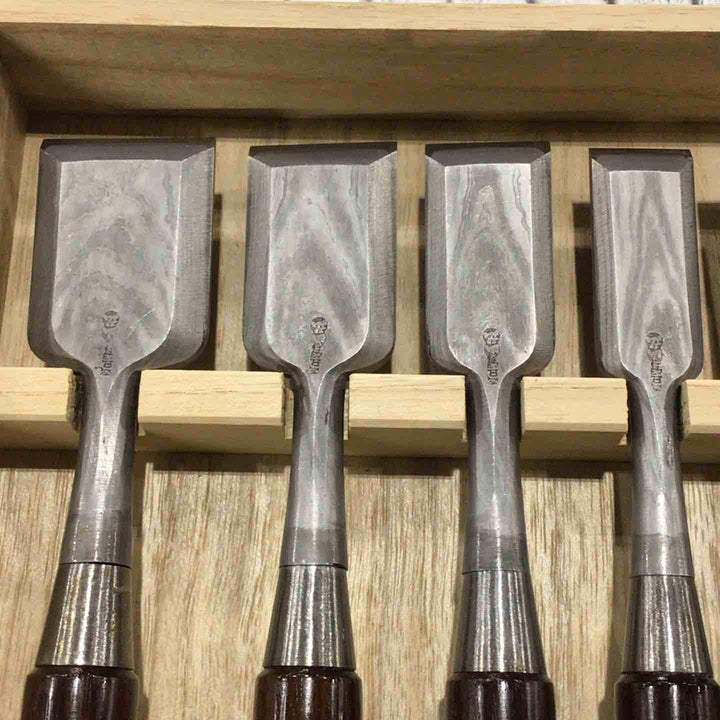 山弘作 奴鑿 10本組 木目仕上げ 朱丹柄 桐箱付属 【川口店】