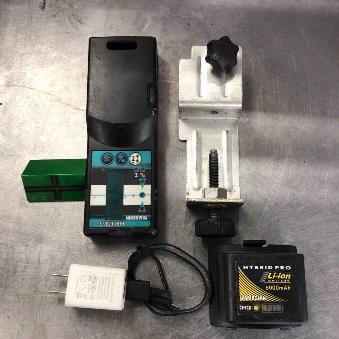 ◇山真製鋸 電子整準式レーザー墨出し器 LDR-9s【草加店】