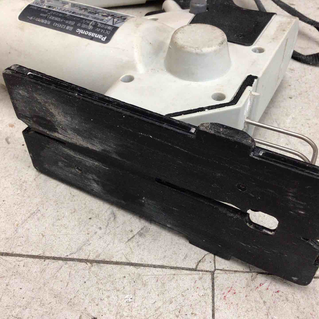 【中古品】 パナソニック/Panasonic コードレス角穴カッター本体のみ EZ4543X-B 【鴻巣店】