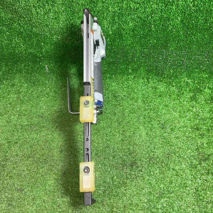 【中古品】 マキタ(makita) 常圧軽天タッカ AT422CA 【藤沢店】