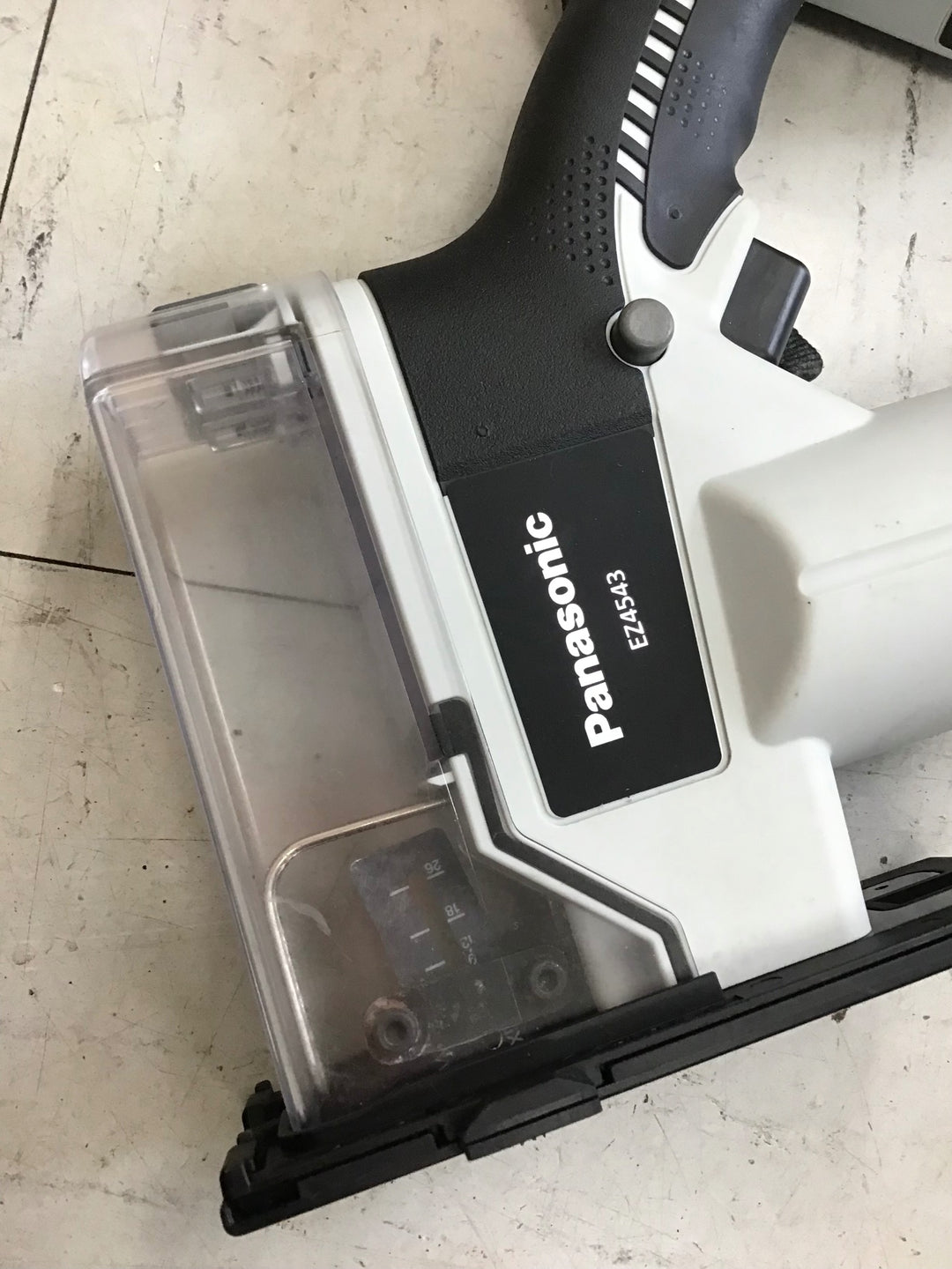 【中古品】 パナソニック/Panasonic コードレス角穴カッター EZ4543LS2S-B 【鴻巣店】