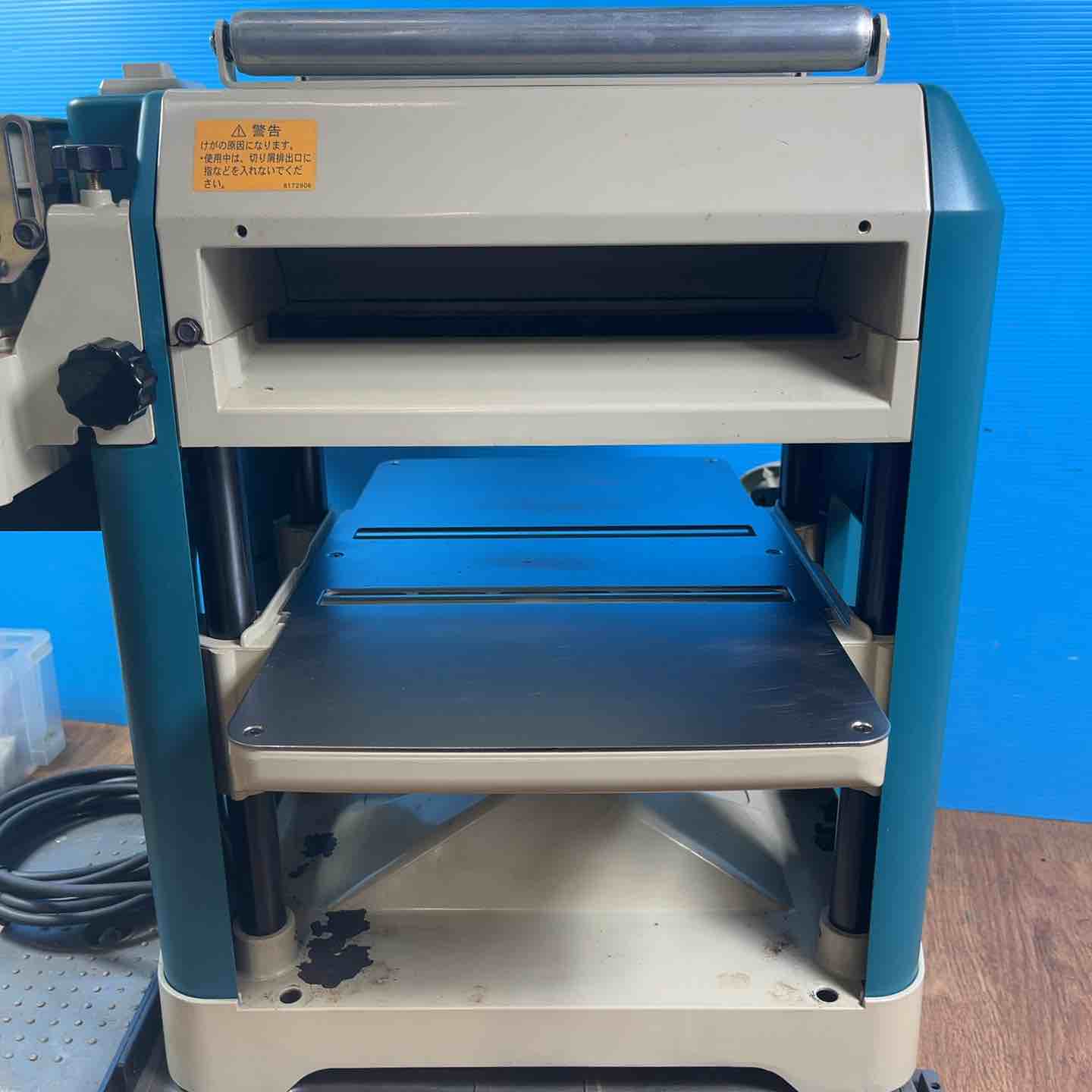 店頭受取り限定】◇マキタ(makita) 312mm自動カンナ 2031S 標準付属品