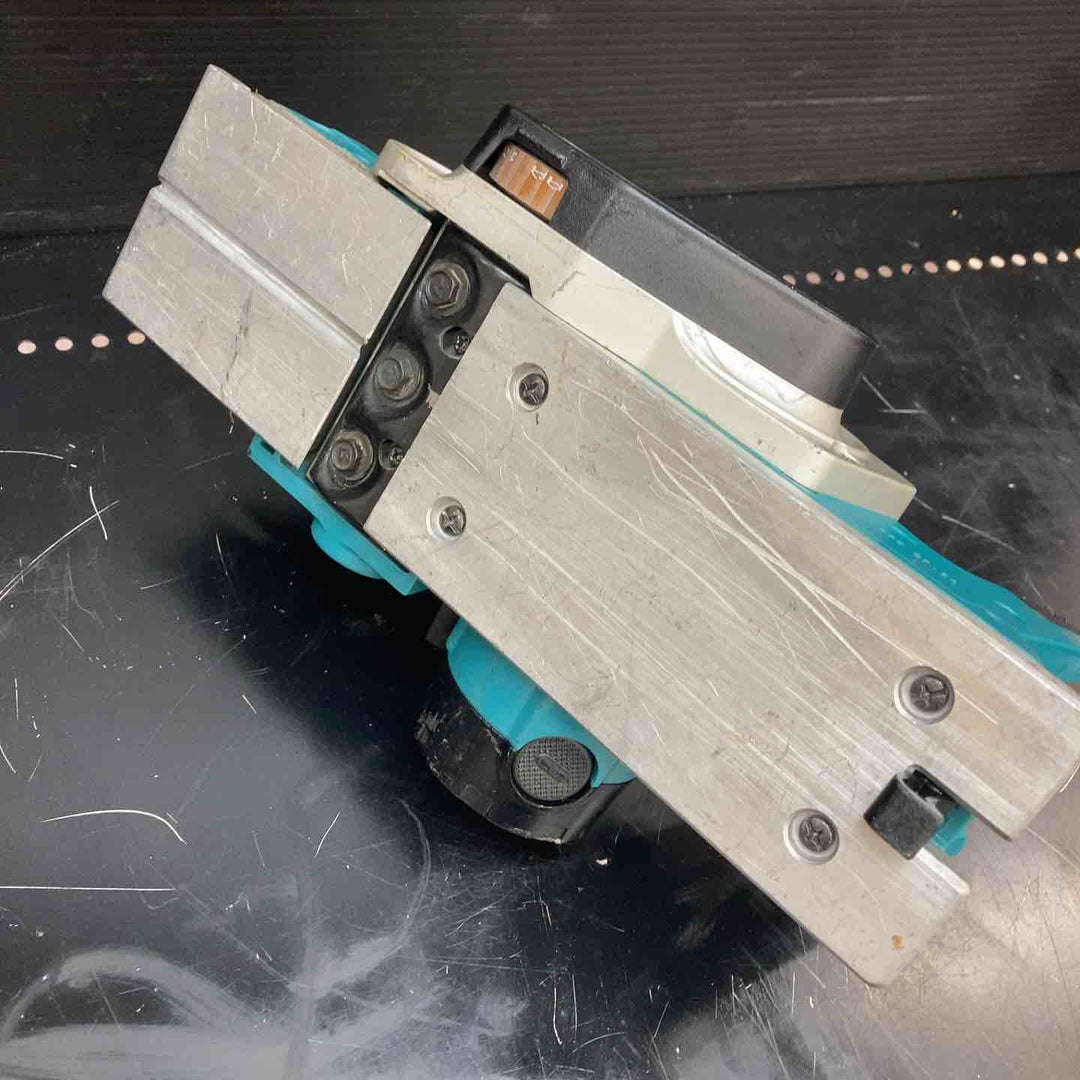 ◇マキタ(makita) 14.4Vコードレスカンナ KP140DZ【川越店】