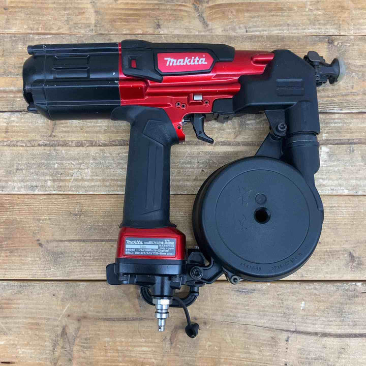 【中古品】 マキタ(makita) 41mm 高圧エアネジ打ち機 AR411HR 釘打ち ネイル エア工具　【東大和店】