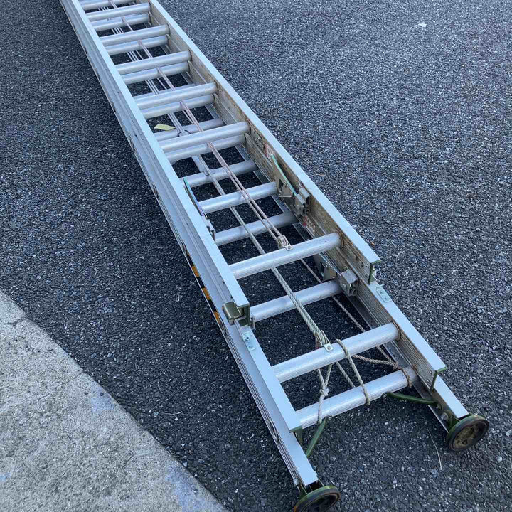 【店頭受取り限定】Hasegawa(ハセガワ) アルミ合金製伸縮形はしご(3連) D-13 LA3-100a  全長9.9ｍ【川越店】