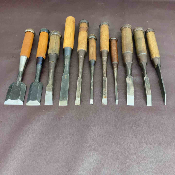 【超お得】 【まとめ売り】 【中古品】 鑿 11本セット 勝國3本・吉次・幸四郎・守光・忠助・海弘・久五郎・利信・菊貞 のみ 鉋 鋸 和工具 大工 骨董品 DIY 【東大和店】