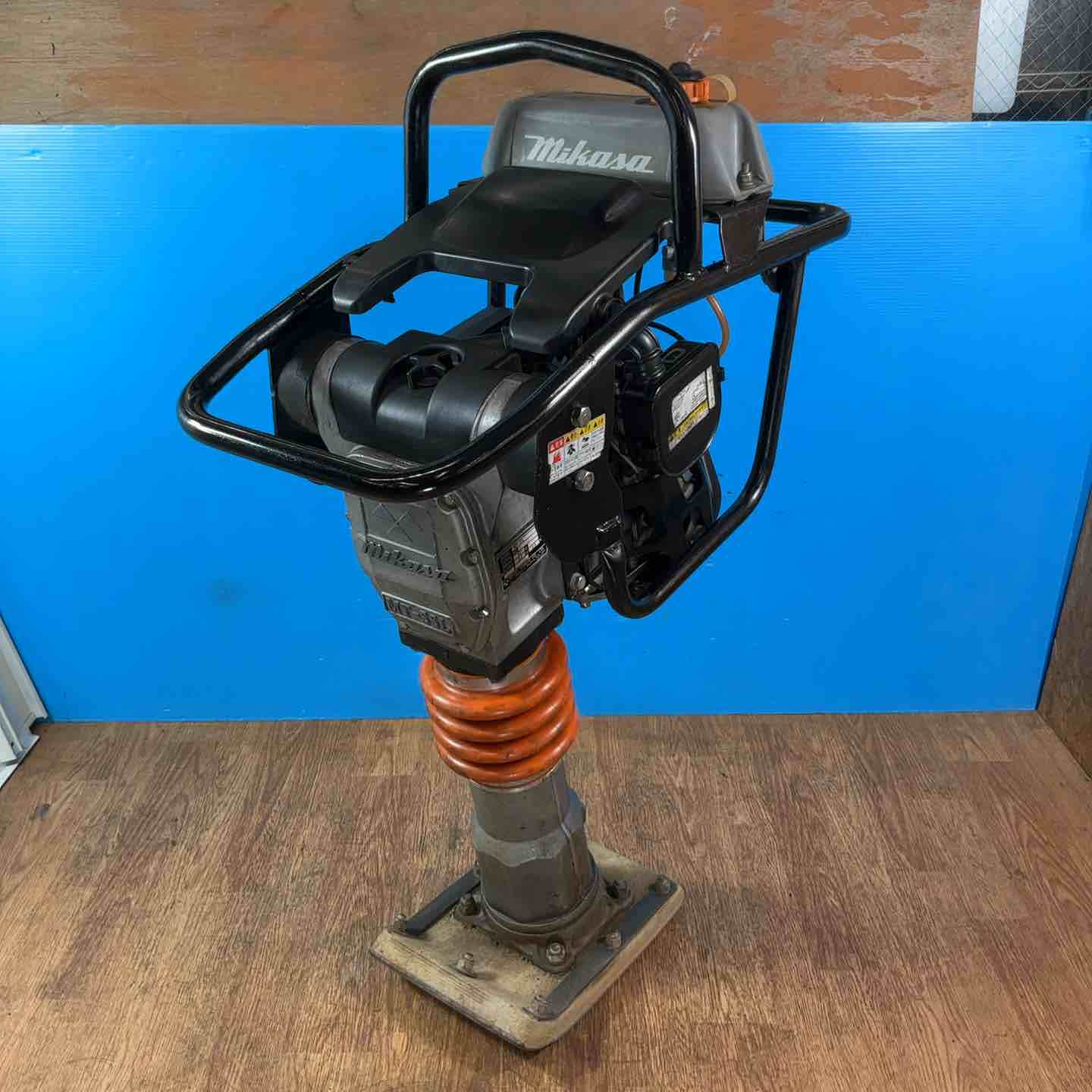 【エコツール岡崎岩津店】三笠 タンピングランマー MT-55L   ITWFFJFXX9SA【愛知県/岡崎市/工具】 三笠産業 MT-55L タンピングランマー
