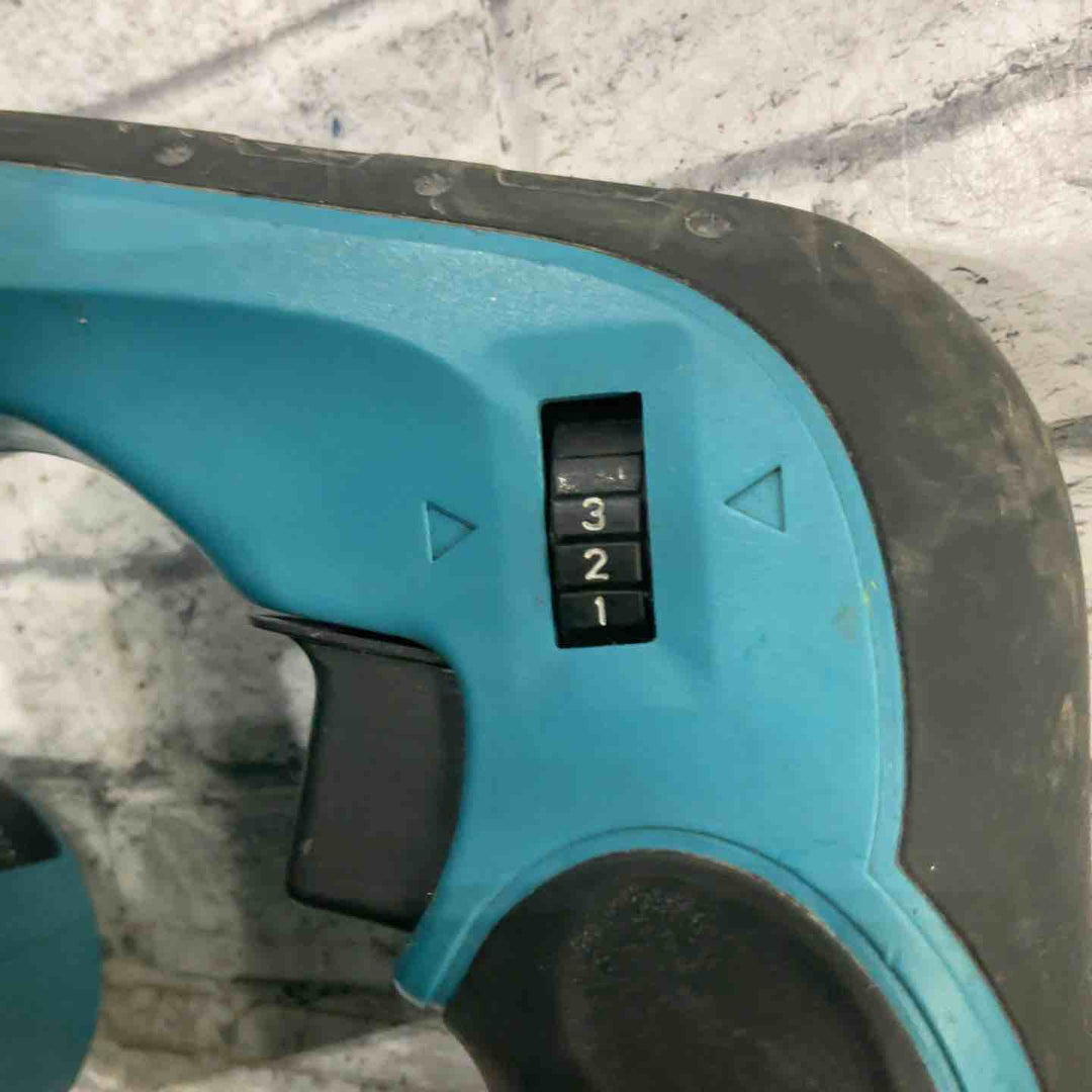 ☆マキタ(makita) コードレスブロワ UB182DZ【川口店】