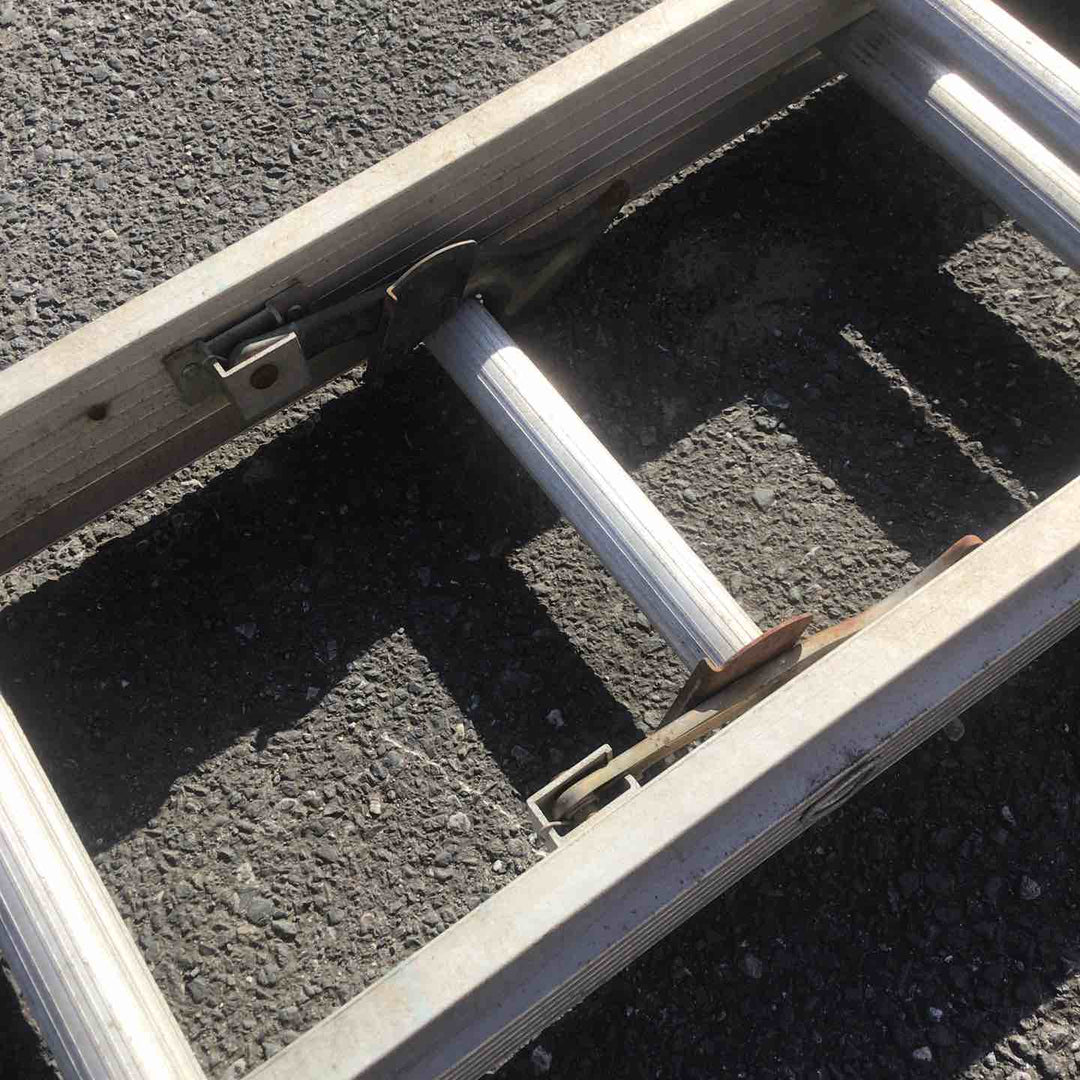 【現状品 / 店頭受取り限定】 メーカー・型式不明 2連はしご 【鴻巣店】