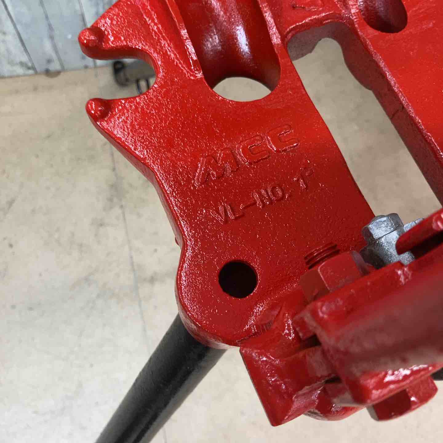 中古品/店頭受取り限定】MCC 脚付パイプバイス NO.1 VL0101【東大和店