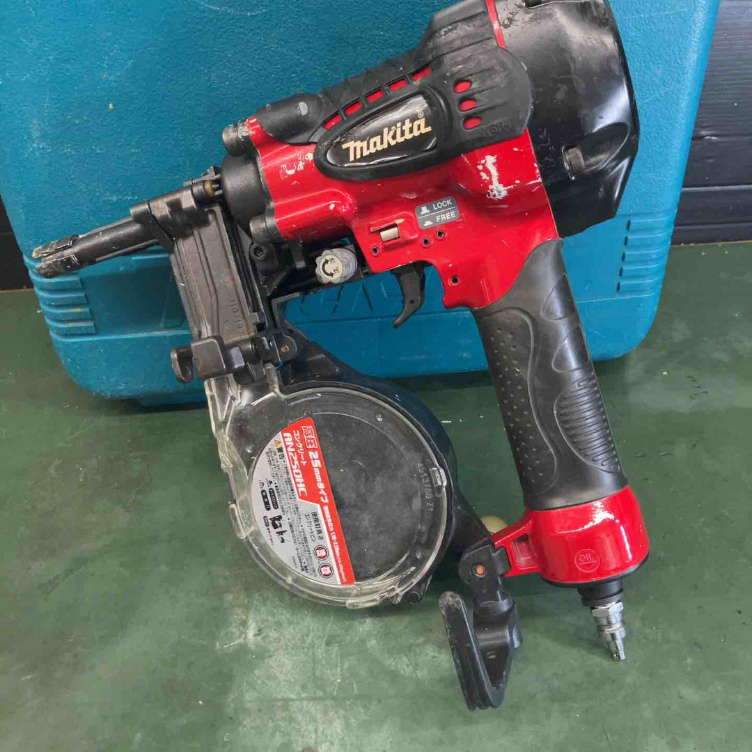【中古品】★マキタ(makita) 高圧エア釘打ち機 AN250HC　本体＋ケース【戸田店】