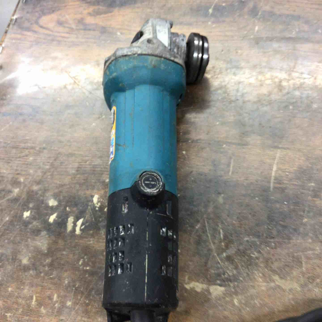 ☆マキタ(makita) 125mm ディスクグラインダ 9535B【戸田店】
