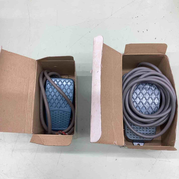 KASUGA フットスイッチ　Foot Switch　KFW1 kfｗ1 LFL1 kfl1春日電機　2個セット　【越谷店】