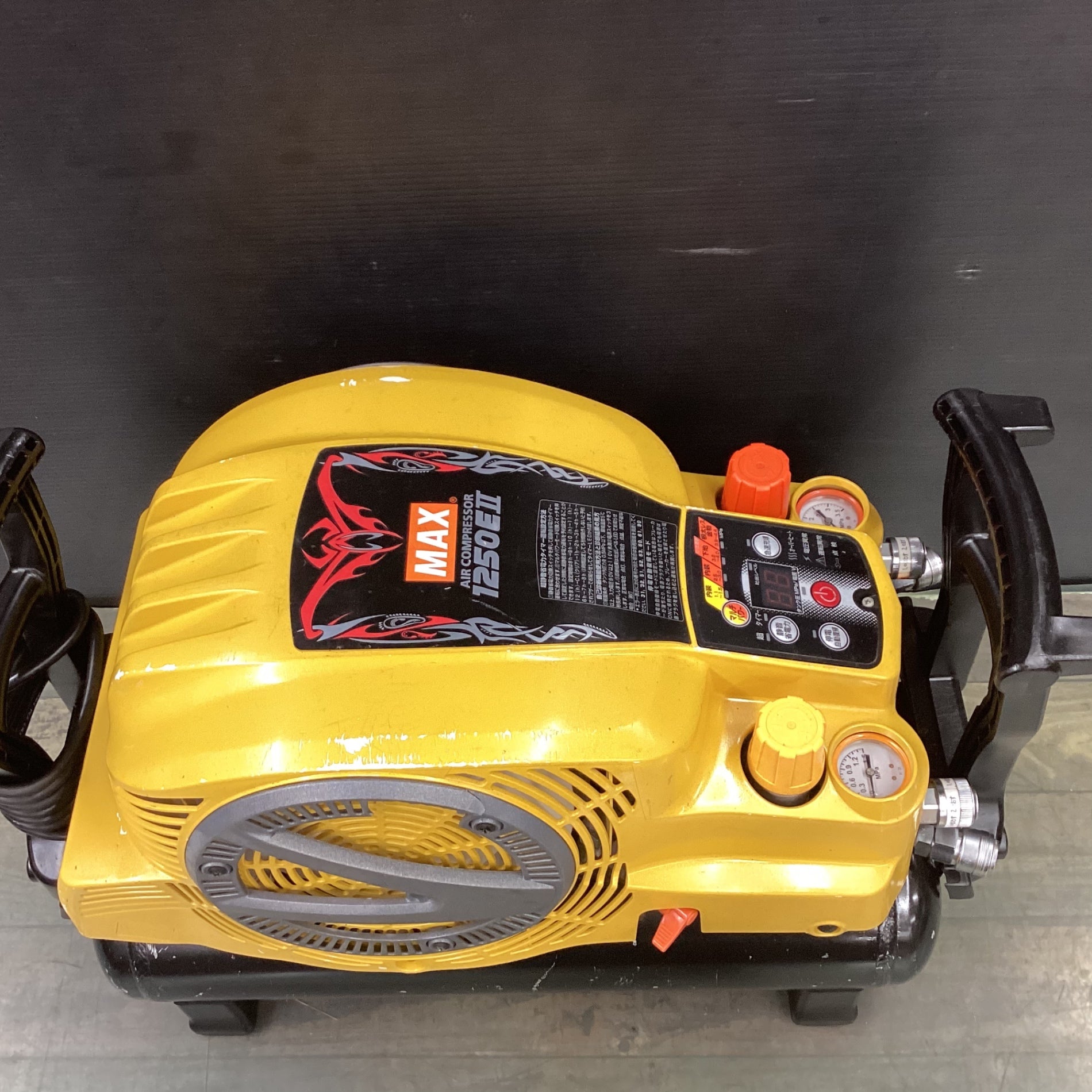 MAX マックス エアーコンプレッサー 1250E Ⅱ イエロー マックス(MAX) スーパーエアコンプレッサ AK-HL1250E2 トパーズ