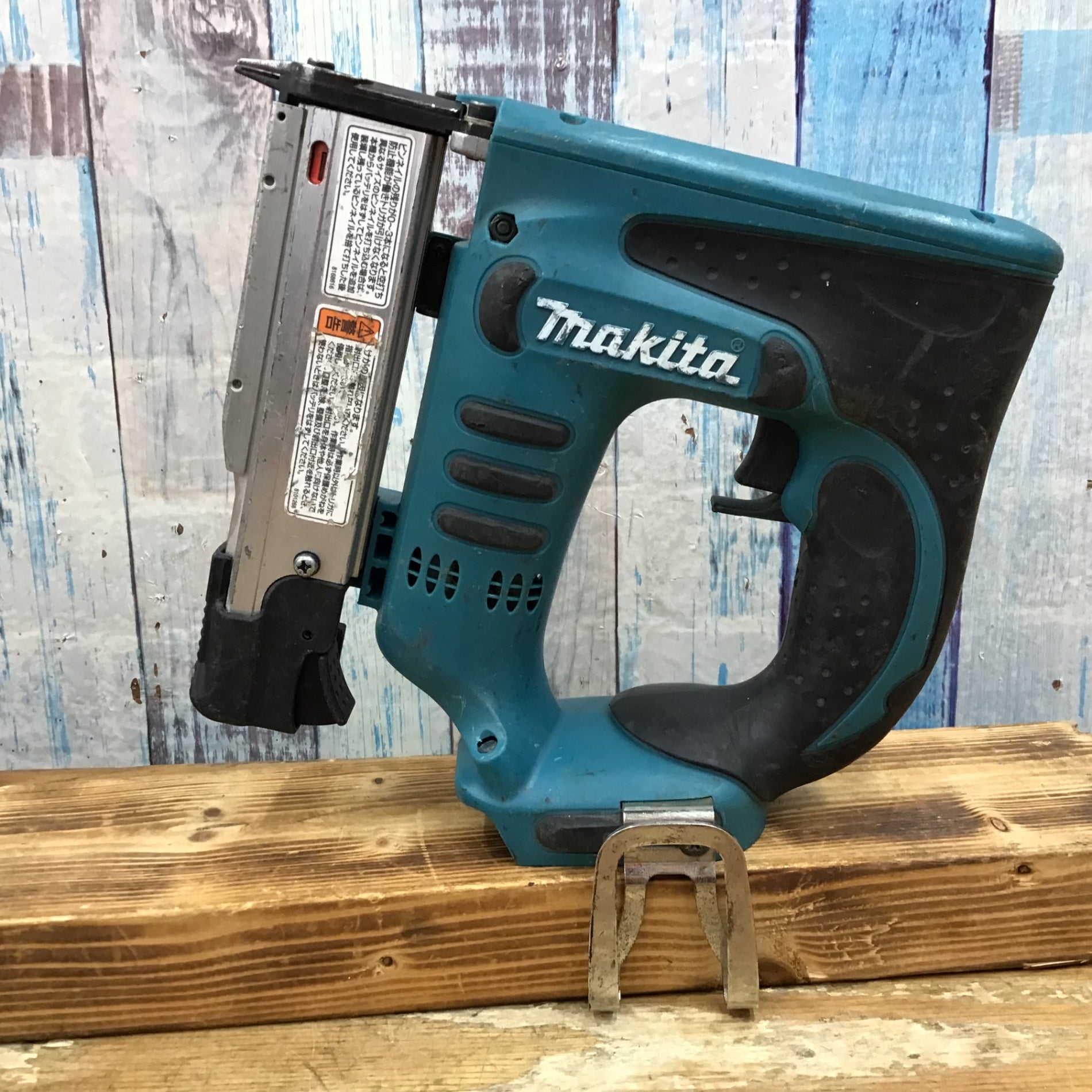 マキタ(makita) コードレスピンネイラ PT351DZ【船橋馬込店】【店頭取引限定】【中古】管理番号：ITD3R1GBTNF8 中古品】 マキタ/makita コードレスピンタッカ PT351DZ 【鴻巣店