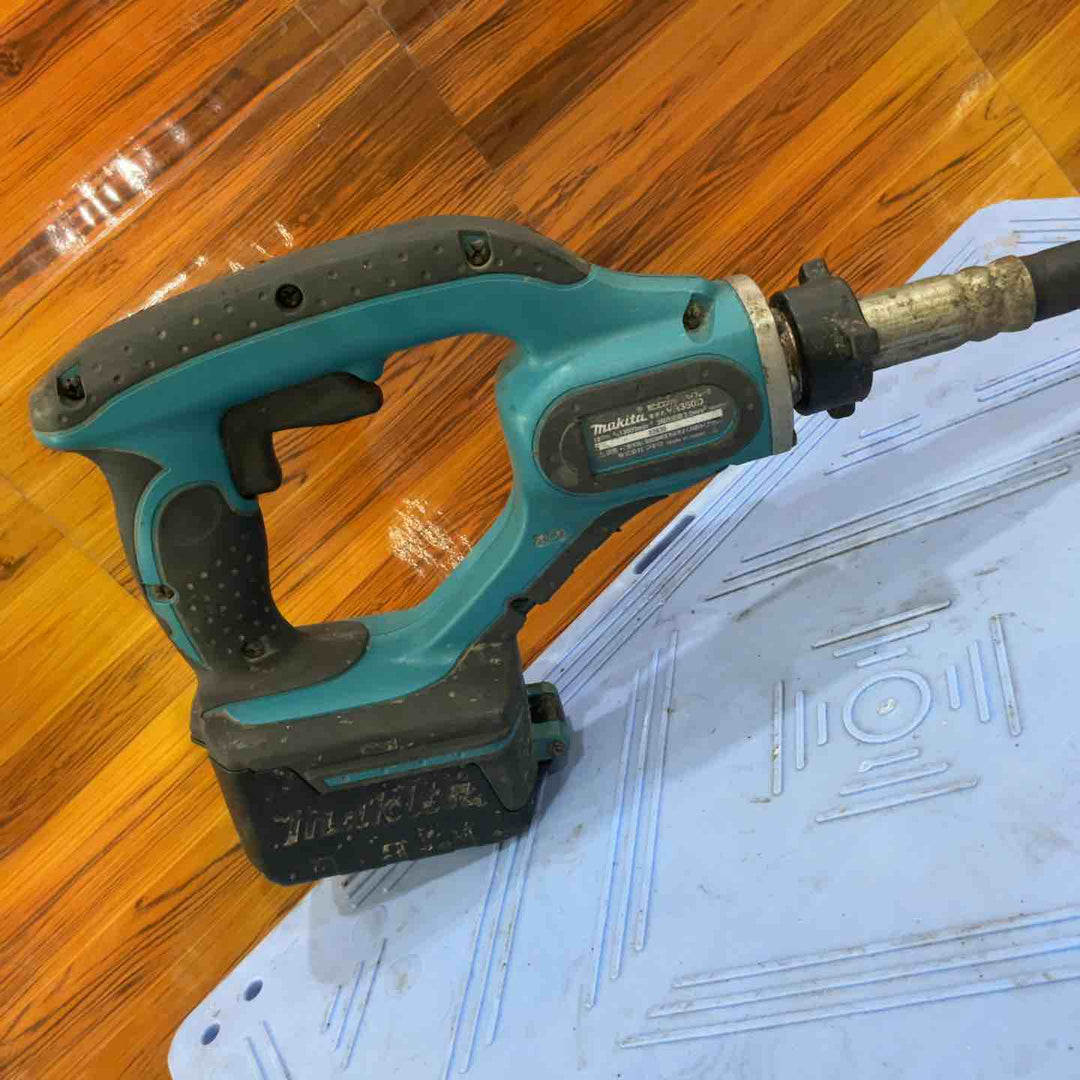 【店頭受取り限定】★マキタ(makita) コードレスコンクリートバイブレータ VR350DZ 18V 動作確認済み【川口店】