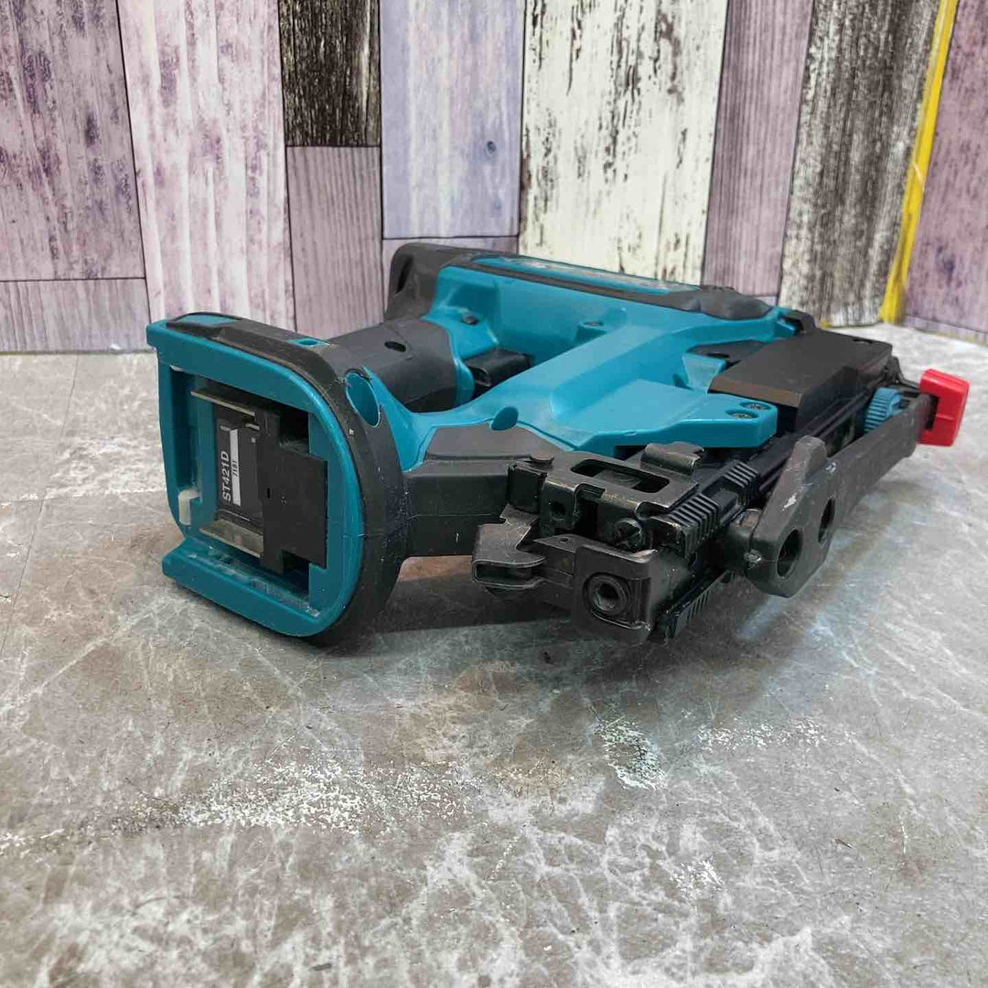 ◇マキタ(makita) コードレスタッカー ST421DZ【八潮店】