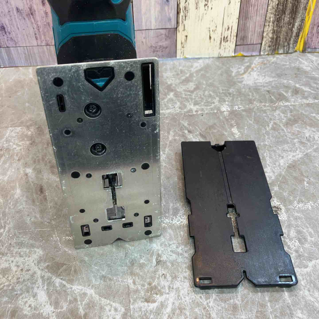 ★マキタ(makita) コードレスボードカッタ SD180DZ【八潮店】
