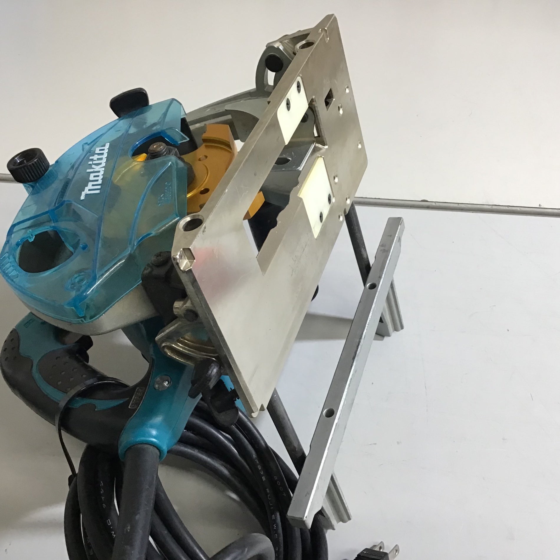 ☆マキタ(makita) 小型ミゾキリ 溝切 3005BA【戸田店】 – アクトツール