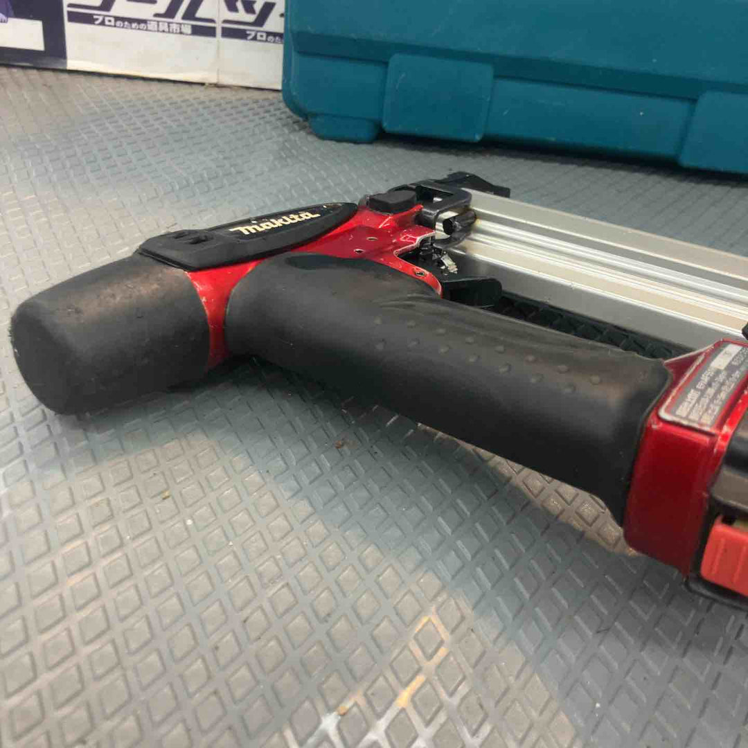 【中古品】マキタ(makita) 高圧フィニッシュネイラ AF551H【所沢店】