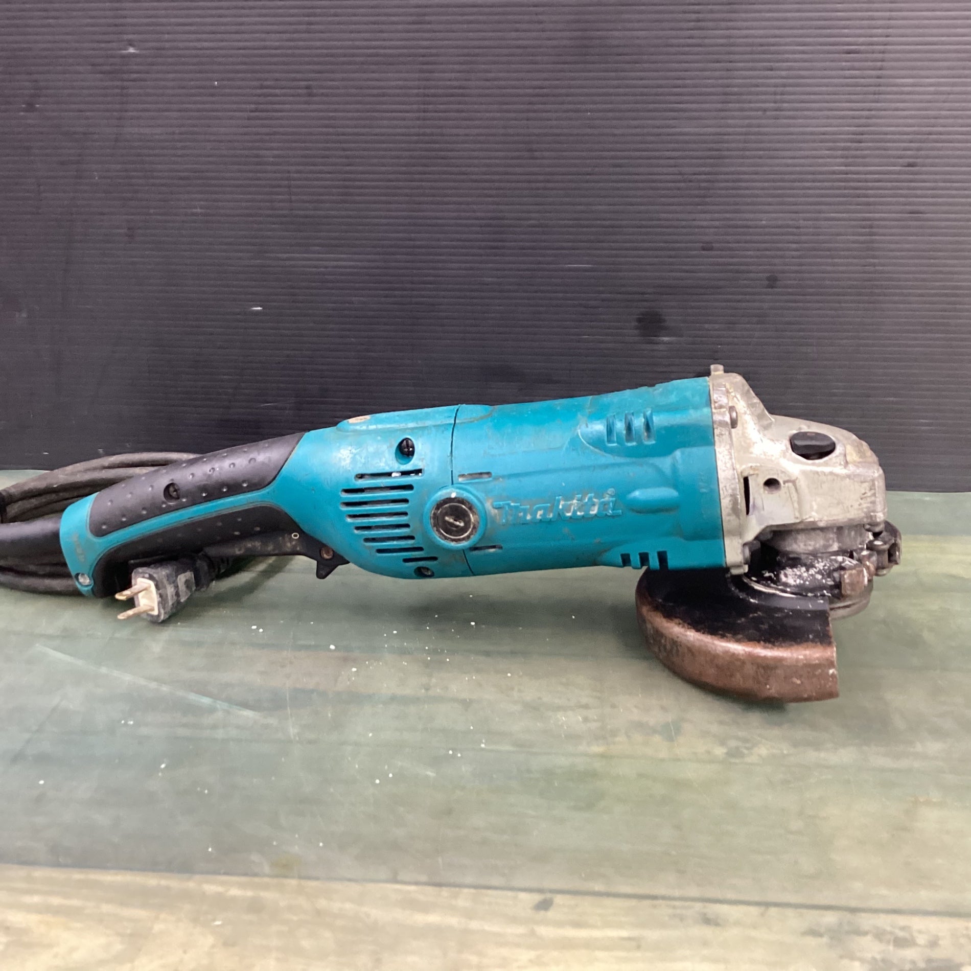 マキタ(makita) 150mm電子ディスクグラインダ GA6021C 【東大和店】