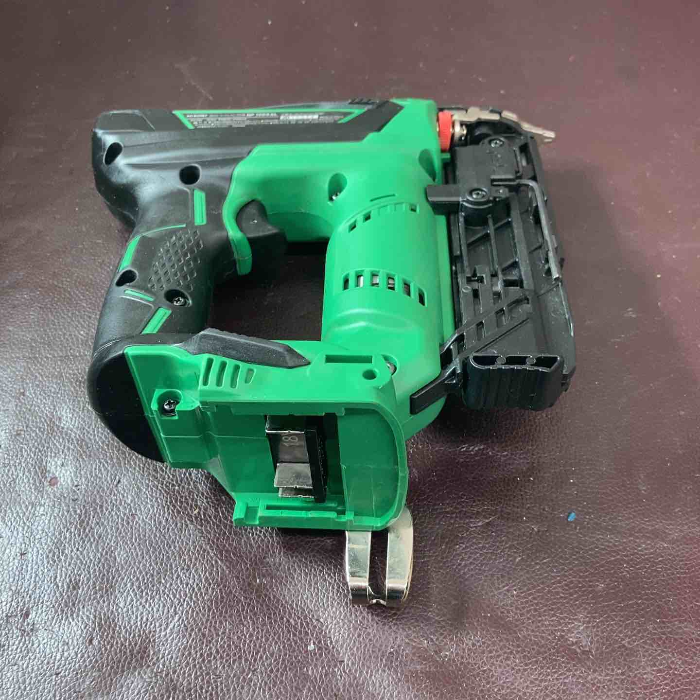 【中古品】 ハイコーキ(HIKOKI ※旧:日立工機) コードレスピンネイラ NP18DSAL(NK) 【東大和店】 中古品】 ハイコーキ(HIKOKI ※旧:日立工機) コードレスピンネイラ