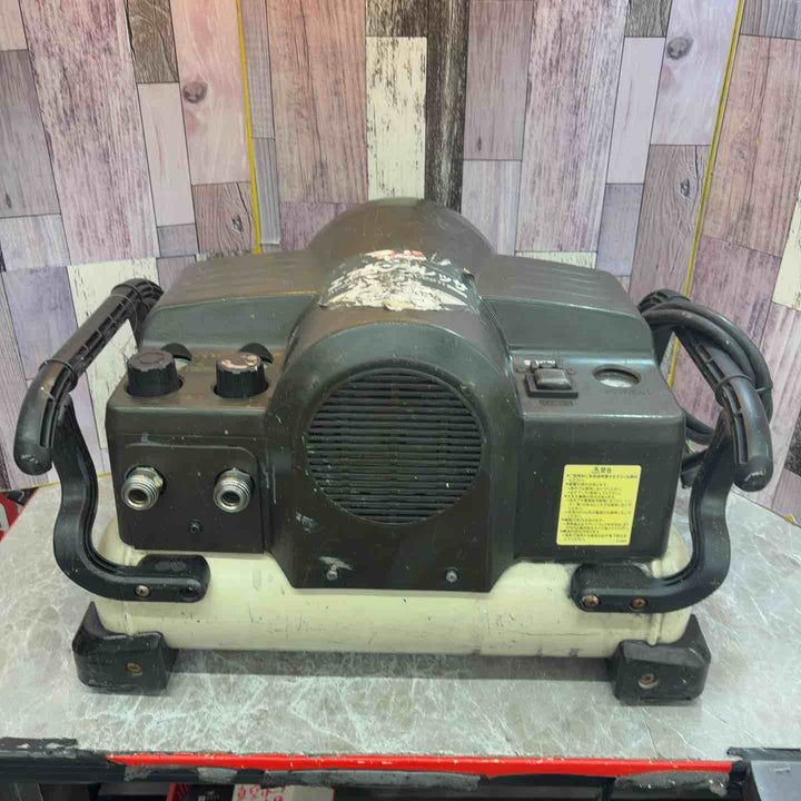 ◇マキタ(makita) 常圧専用エアコンプレッサー AC2211 50Hz【八潮店】