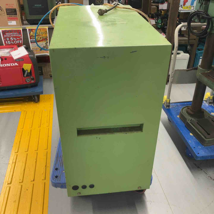 【店頭受取り限定】※備考ご確認ください※エアコンプレッサーHITACHI 1馬力 パッケージベビコン SOP-7SPR　【戸田店】
