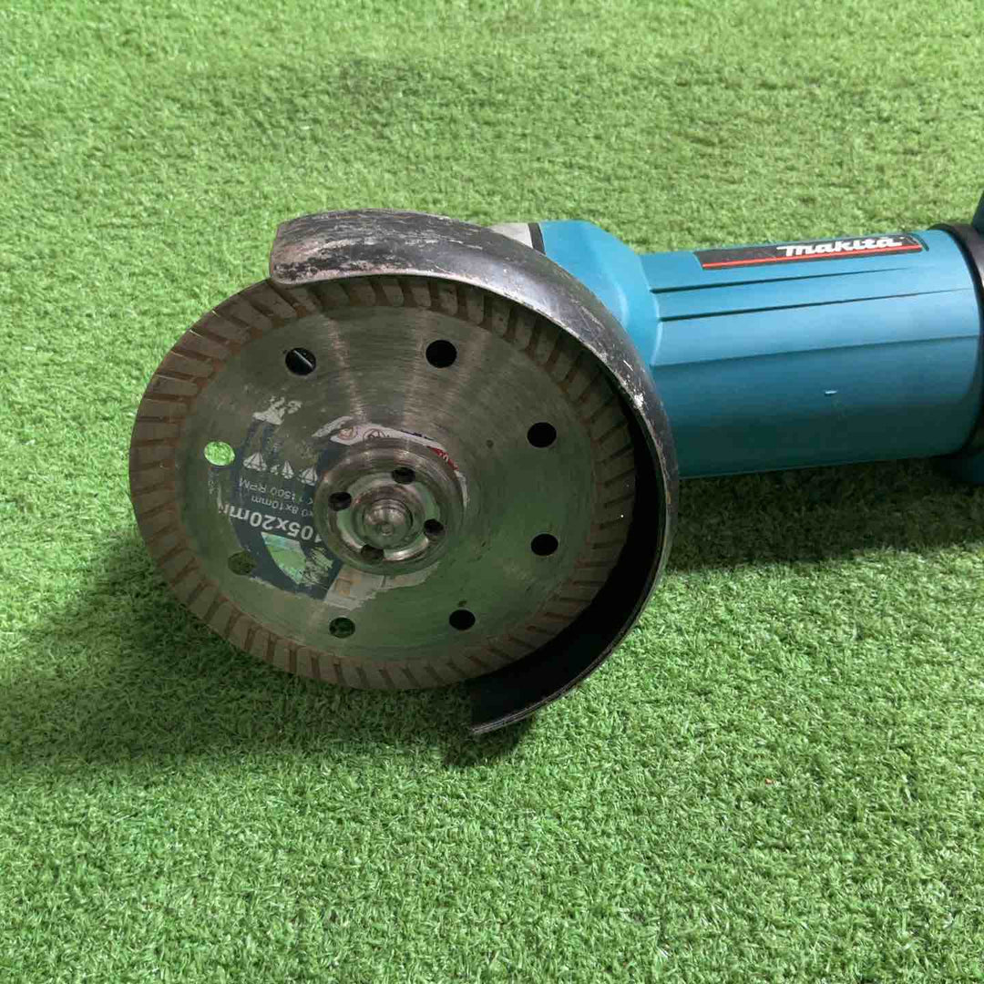☆マキタ(makita) ディスクグラインダ 低速高トルク ブレーキ付 100mm 9533BLA【川口店】