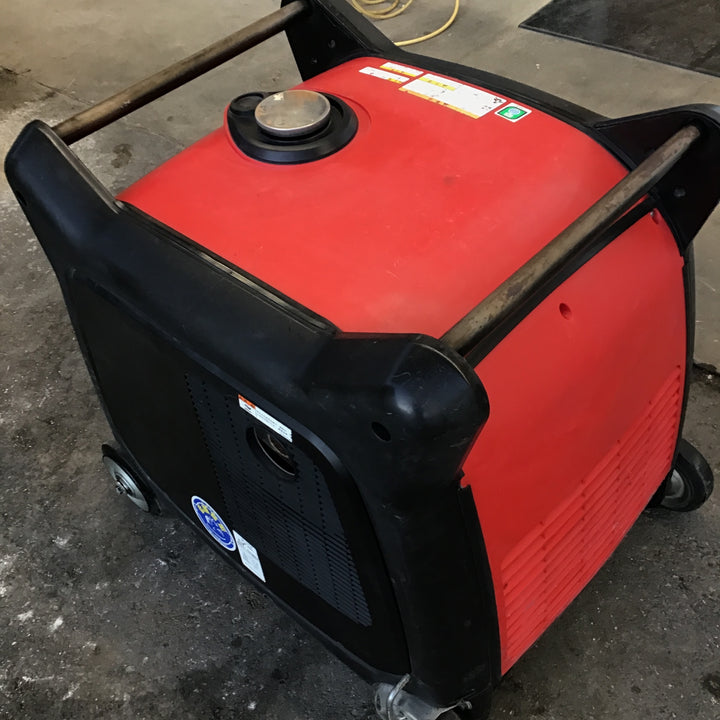 【売り切りセール！中古品・店頭受取り限定】 新ダイワ(shindaiwa) IEG5500M-Y インバータガソリンエンジン発電機 【桶川店】