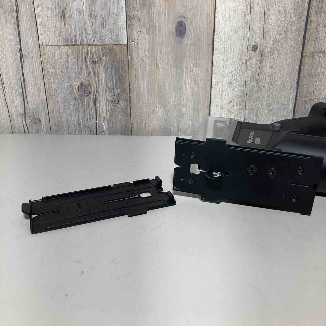 ◇パナソニック(Panasonic) コードレス角穴カッター 本体のみ EZ45A3X-B  ボードカッタ【戸田店】