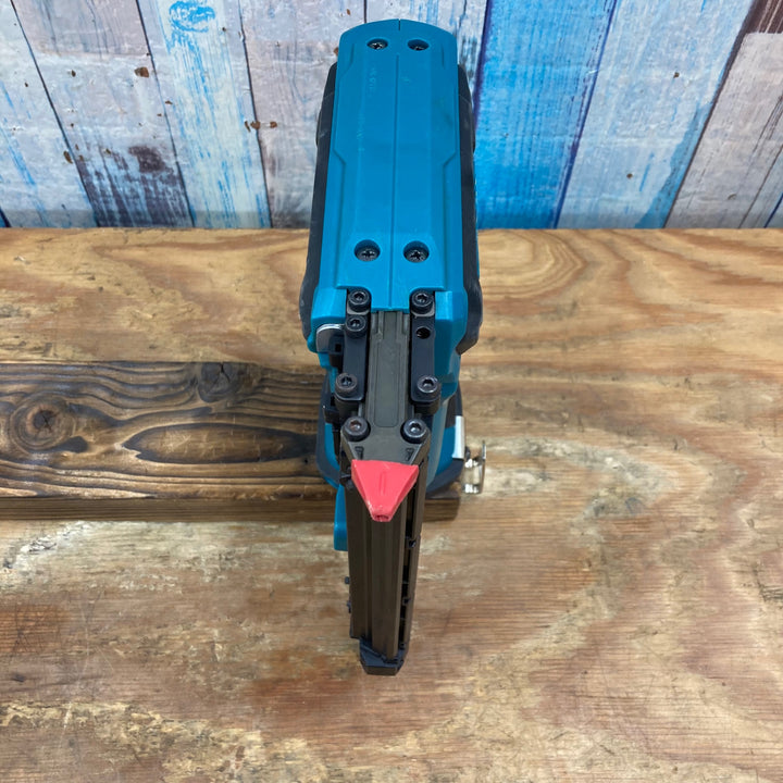 ★マキタ(makita) 18Vコードレスフィニッシュネイラ FN350DZK 本体+ケースセット【柏店】
