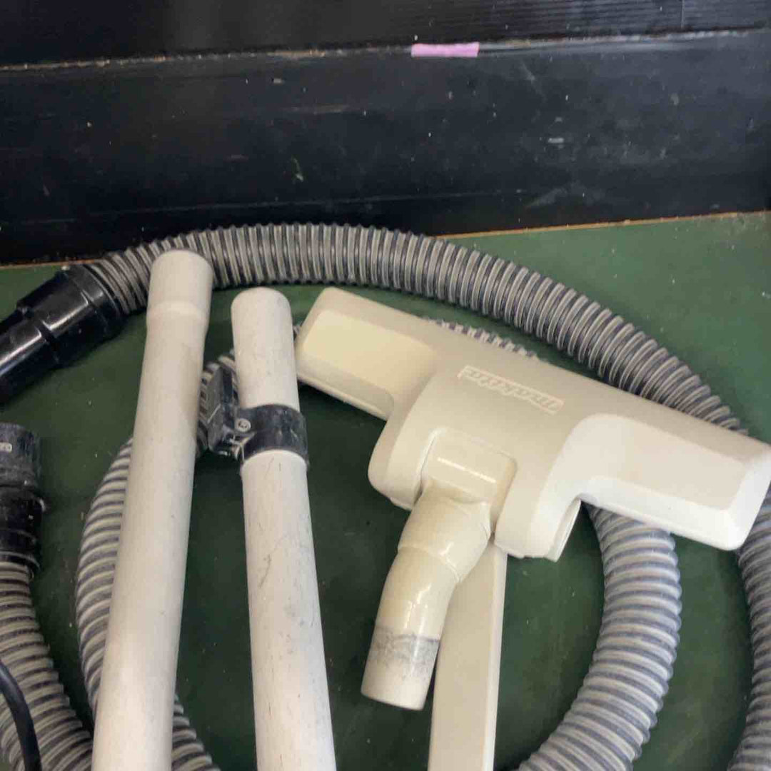 ★マキタ(makita) 集じん機 乾湿両用 VC0820【戸田店】