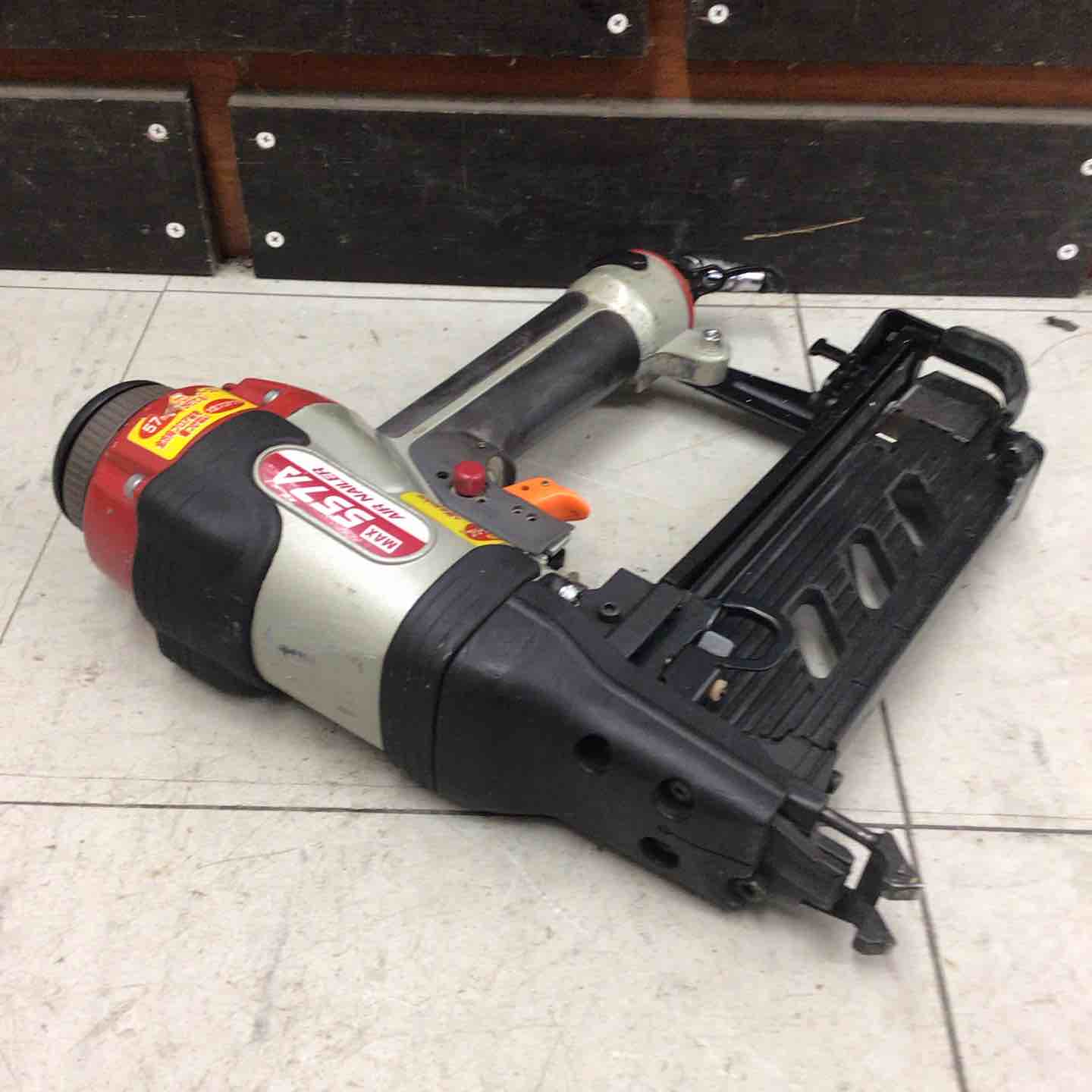 現状品】 マックス/MAX 常圧フロアタッカー TA-557A/957Tフロア 【鴻巣