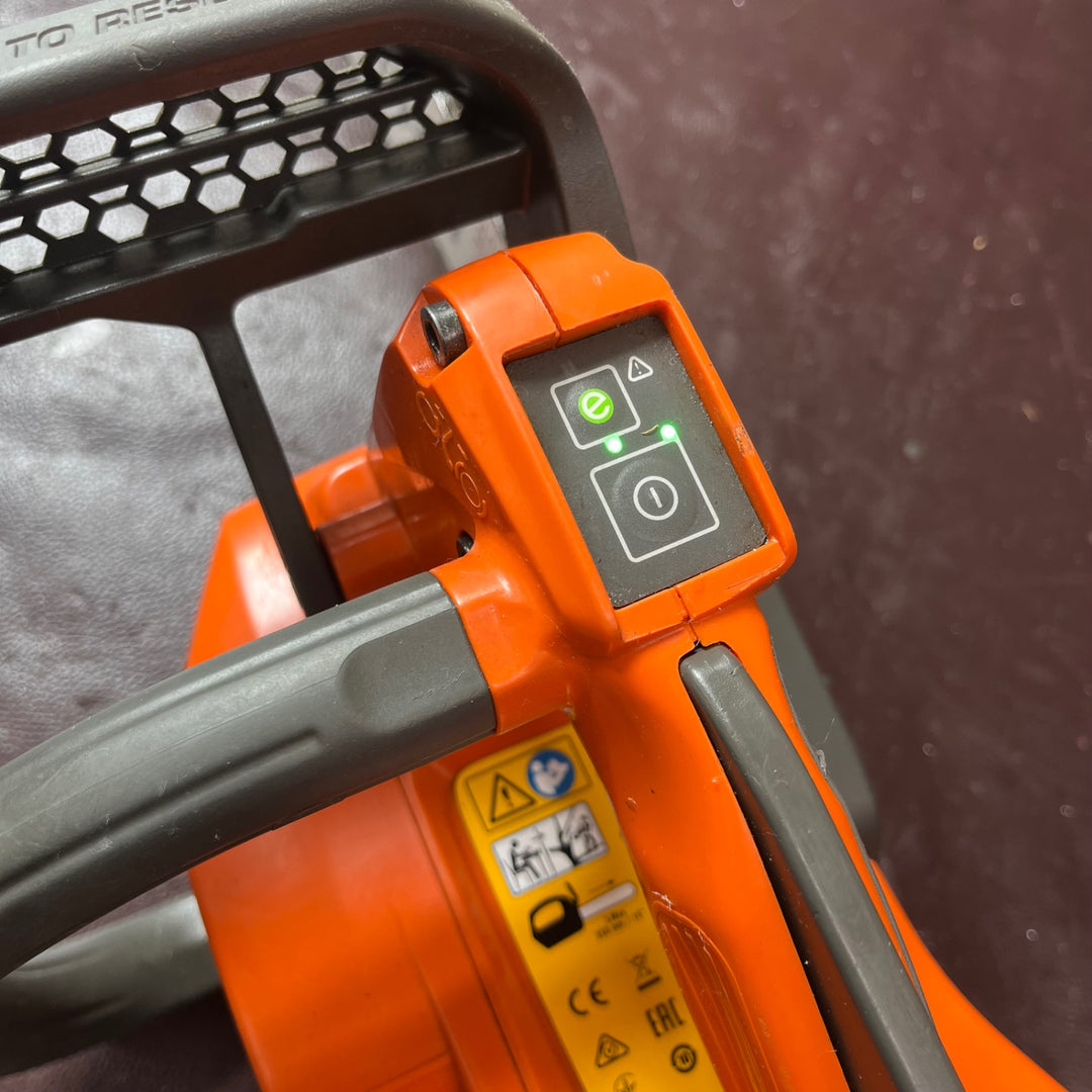 【中古品】◇ハスクバーナ バッテリートップハンドルソー T535i XP バッテリー3個・充電器セット【東大和店】