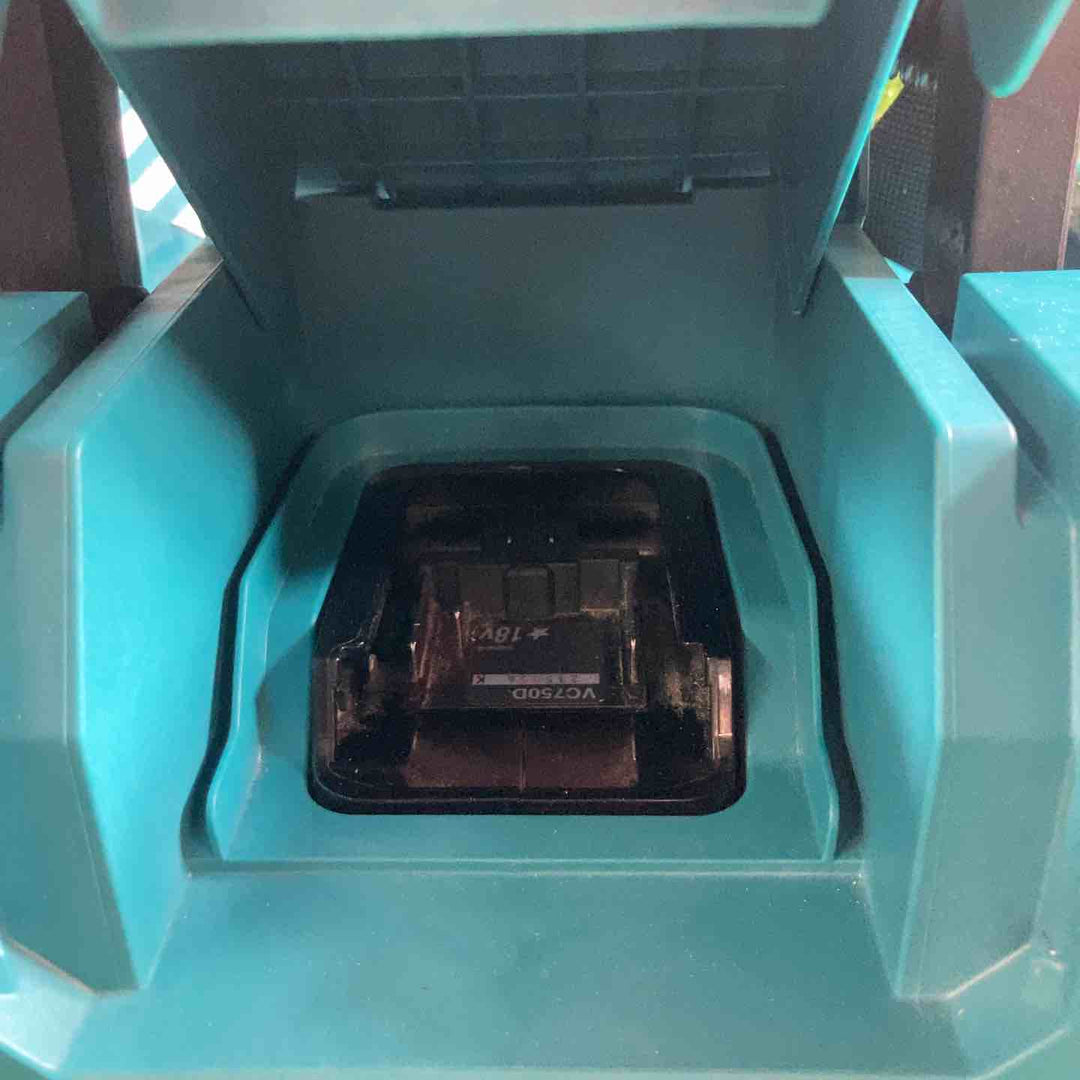 ★マキタ(makita) コードレス集じん機 乾湿両用 VC750DZ【川崎店】