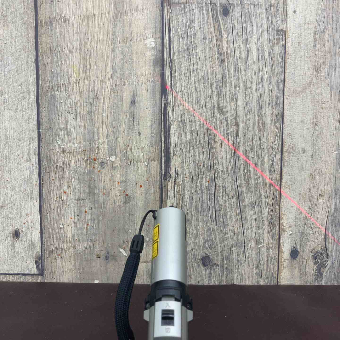 【中古品】 パナソニック(Panasonic)/ナショナル レーザー墨出し器 墨出し名人 BTL-1000 【東大和店】