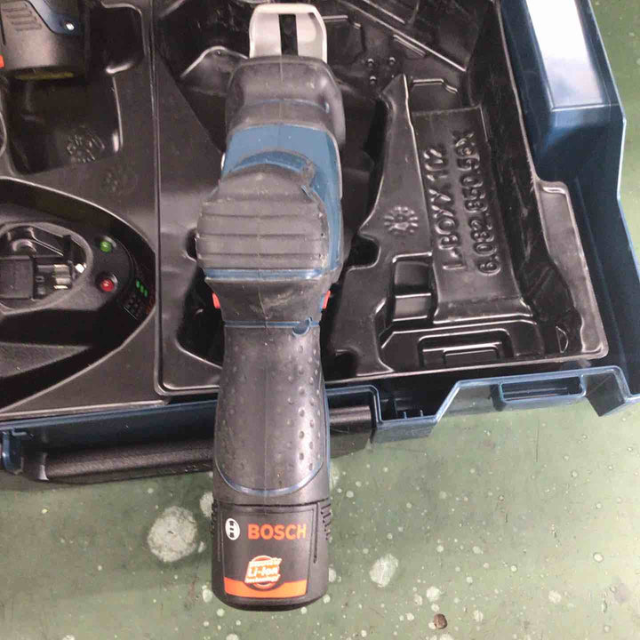 【039】【102】ボッシュ(BOSCH) コードレスセーバーソー GSA10.8V-LI + インパクトドライバー GDR10.8-LI + バッテリー4個 + 充電器セット【戸田店】