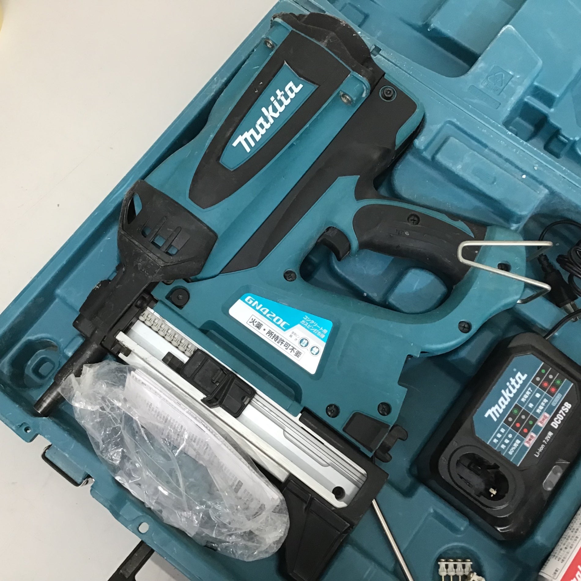 中古品】☆マキタ(makita) コードレスコンクリート用ガスピン打ち機