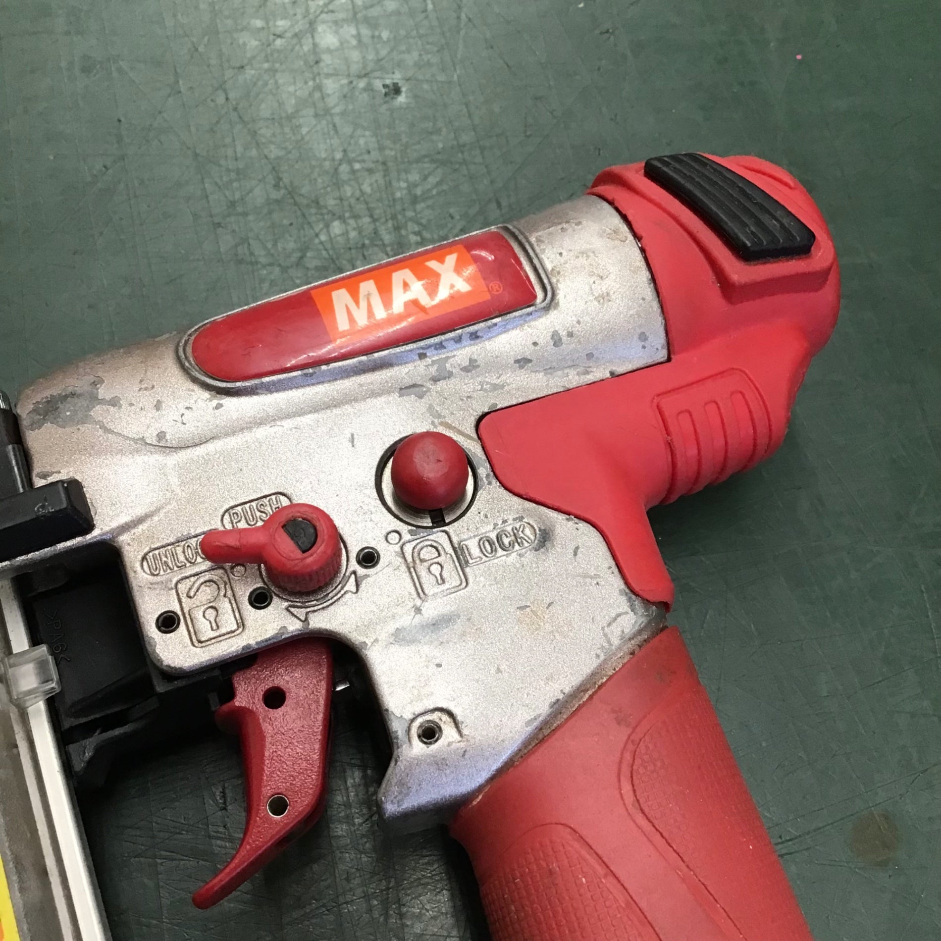 中古品】 ◎メンテ済み◎ マックス/MAX 高圧ピンネイラ HA-50P2(D