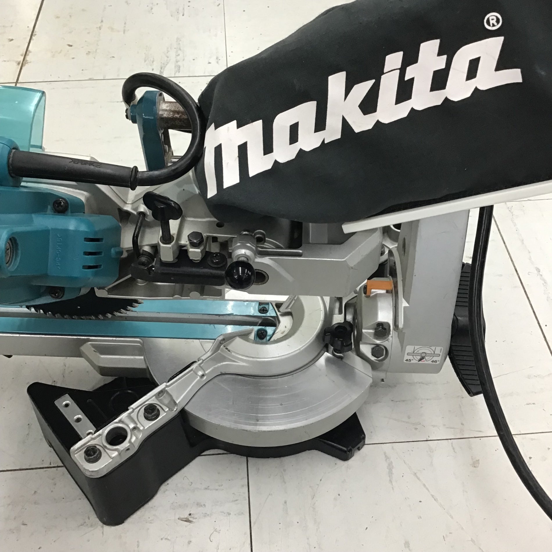 中古品】 マキタ/makita 卓上スライドマルノコ・LS0612FL 【鴻巣店