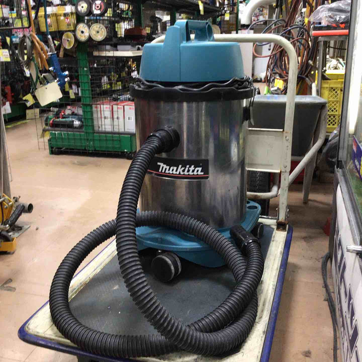 【店頭受取り限定】マキタ makita 集塵機 408【草加店】