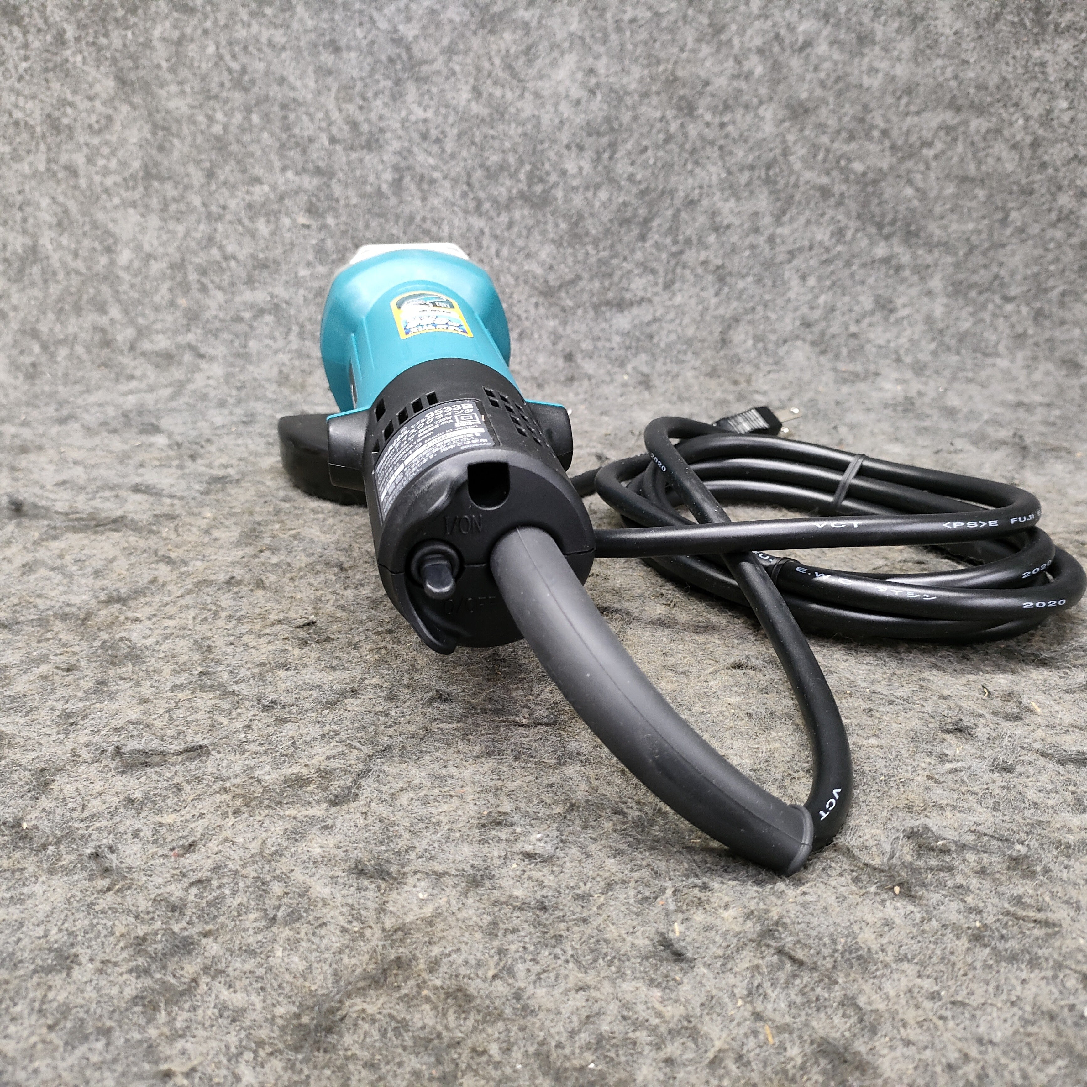 ☆マキタ(makita) 100mmディスクグラインダ 9533B【桶川店】 – アクト