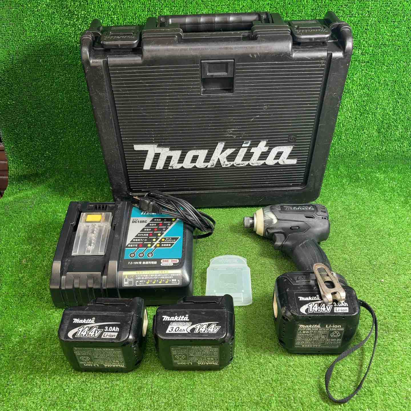 【中古品】 マキタ(makita) コードレスインパクトドライバー TD136DRFXB 【藤沢店】 中古品】 マキタ(makita) コードレスインパクトドライバー TD136DRFXB