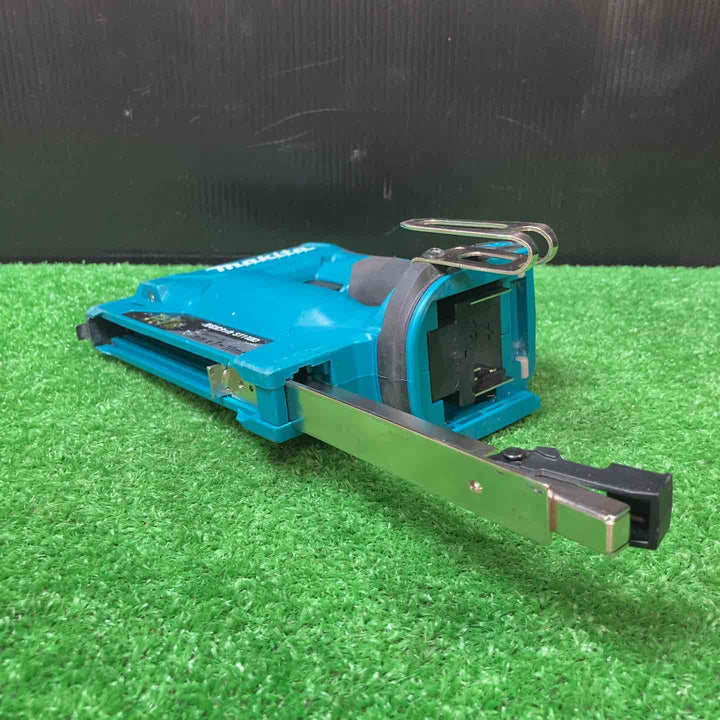 ☆マキタ(makita) 種類_エアタッカコードレスタッカ ST112DRF 18V3.0Ah×2個付き！【岩槻店】