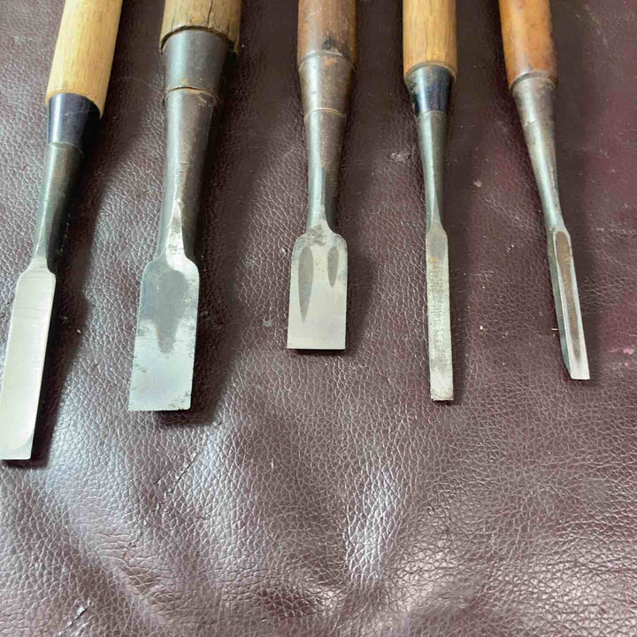 【中古品】鑿(のみ) 正兼2本・助正2本・岩崎・光国・石流・廣貞・勝國3本・幸四郎・守光・久五郎・利信・菊貞など 計21本【東大和店】