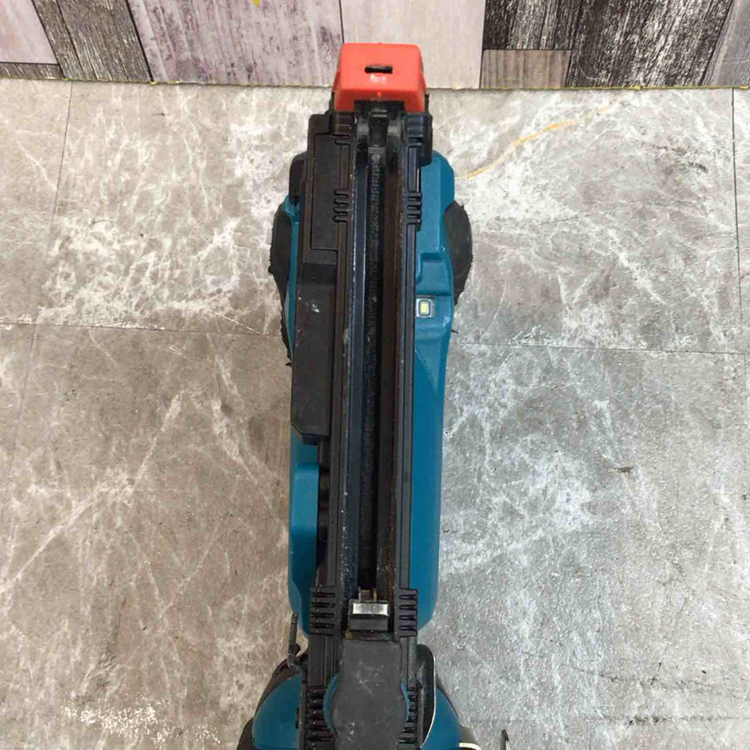 ★マキタ(makita) コードレスタッカー ST421DZK【八潮店】