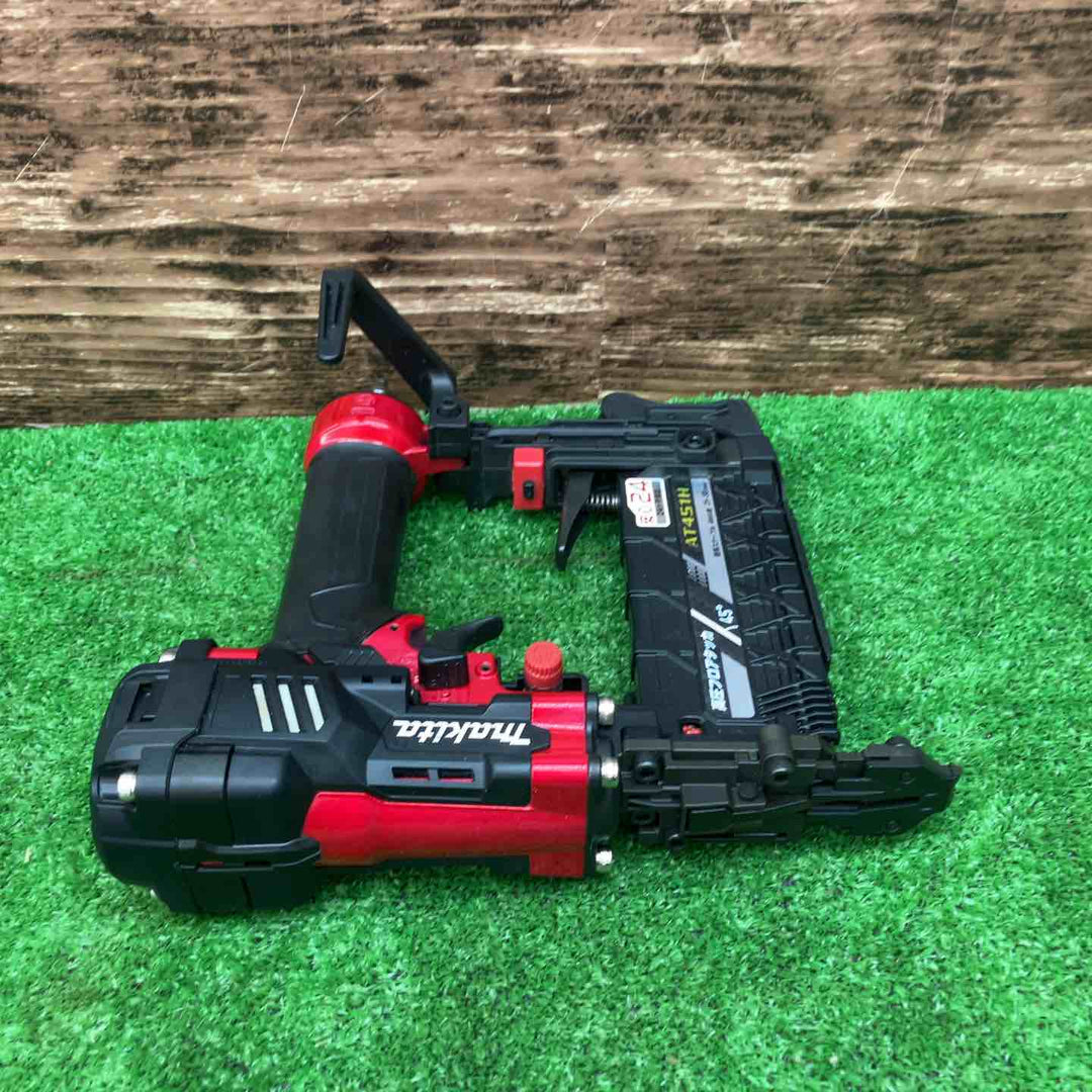 ★マキタ(makita) 高圧フロアタッカ AT451H【川越店】