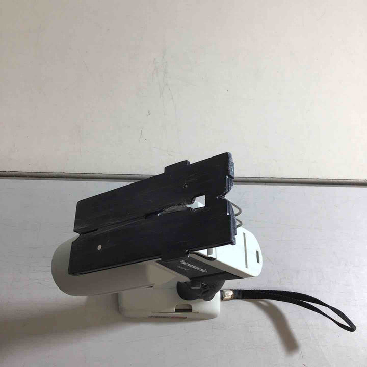 ◇パナソニック(Panasonic) コードレス角穴カッター EZ4543LS2S-B【戸田店】