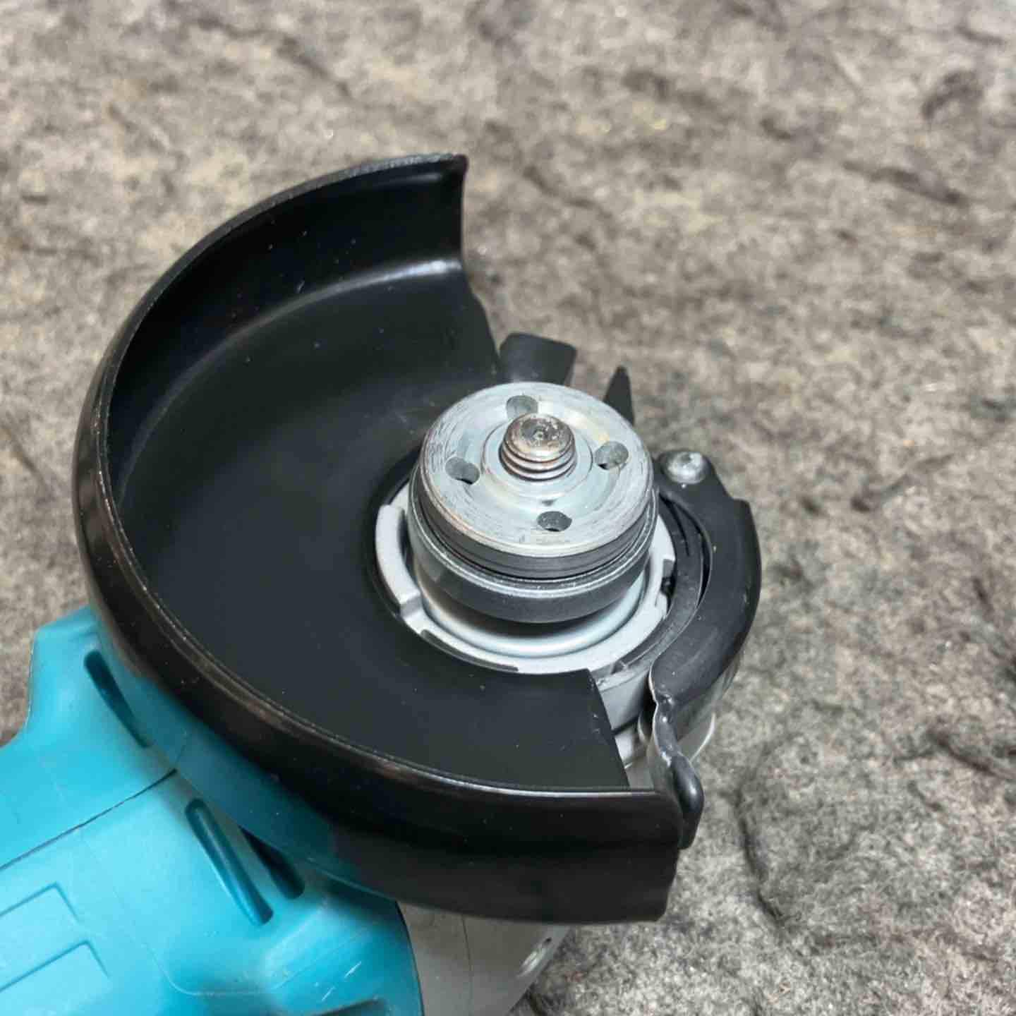 マキタ(makita) 100mmコードレスディスクグラインダ GA404DZN(6.0Ah